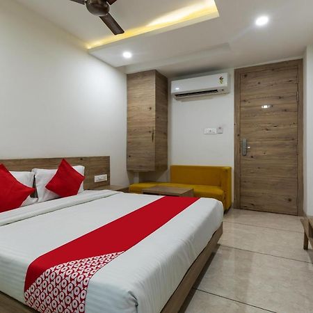 Capital O 47403 Hotel Manjeet Bhopal Eksteriør bilde