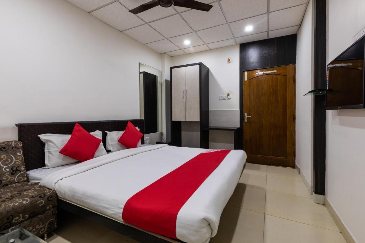Capital O 47403 Hotel Manjeet Bhopal Eksteriør bilde