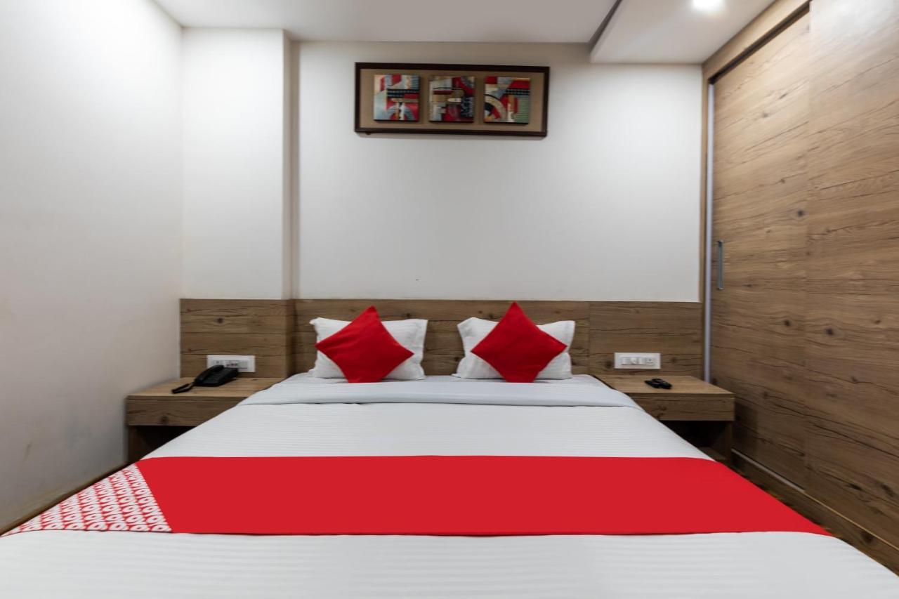 Capital O 47403 Hotel Manjeet Bhopal Eksteriør bilde
