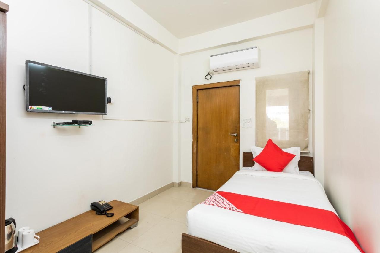 Capital O 47403 Hotel Manjeet Bhopal Eksteriør bilde